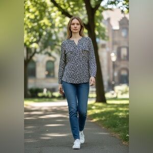 Christopher & Banks Petite Medium Navy & Cream Floral v neck Pockets Blouse Top